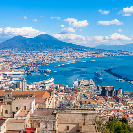 NAPOLI TRA SACRO E PROFANO - LA CITTA' DAI MILLE COLORI