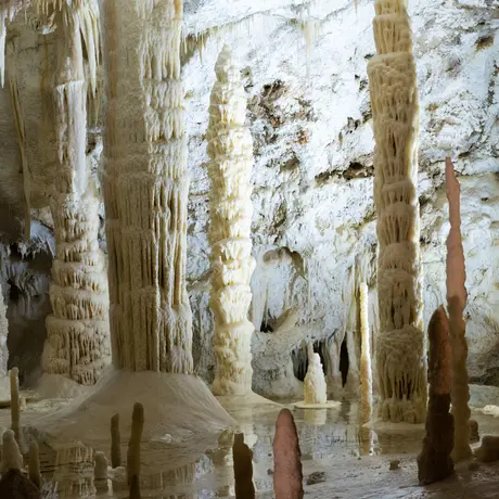 GROTTE DI FRASASSI, TEMPIO DI VALADIER E GENGA