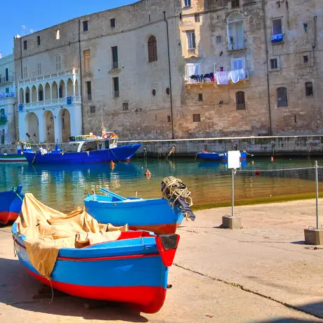 POLIGNANO, MONOPOLI E LA VALLE D'ITRIA