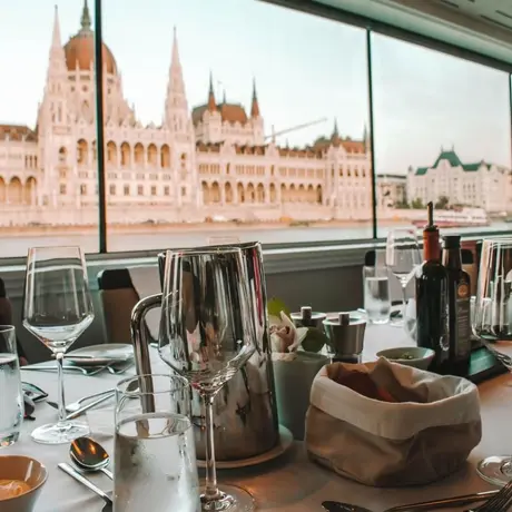 DA VILSHOFEN A BUDAPEST SULLE ONDE DEL DANUBIO