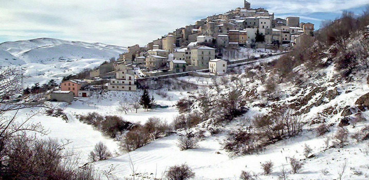IL PICCOLO TIBET D'ABRUZZO IL PICCOLO TIBET D'ABRUZZO