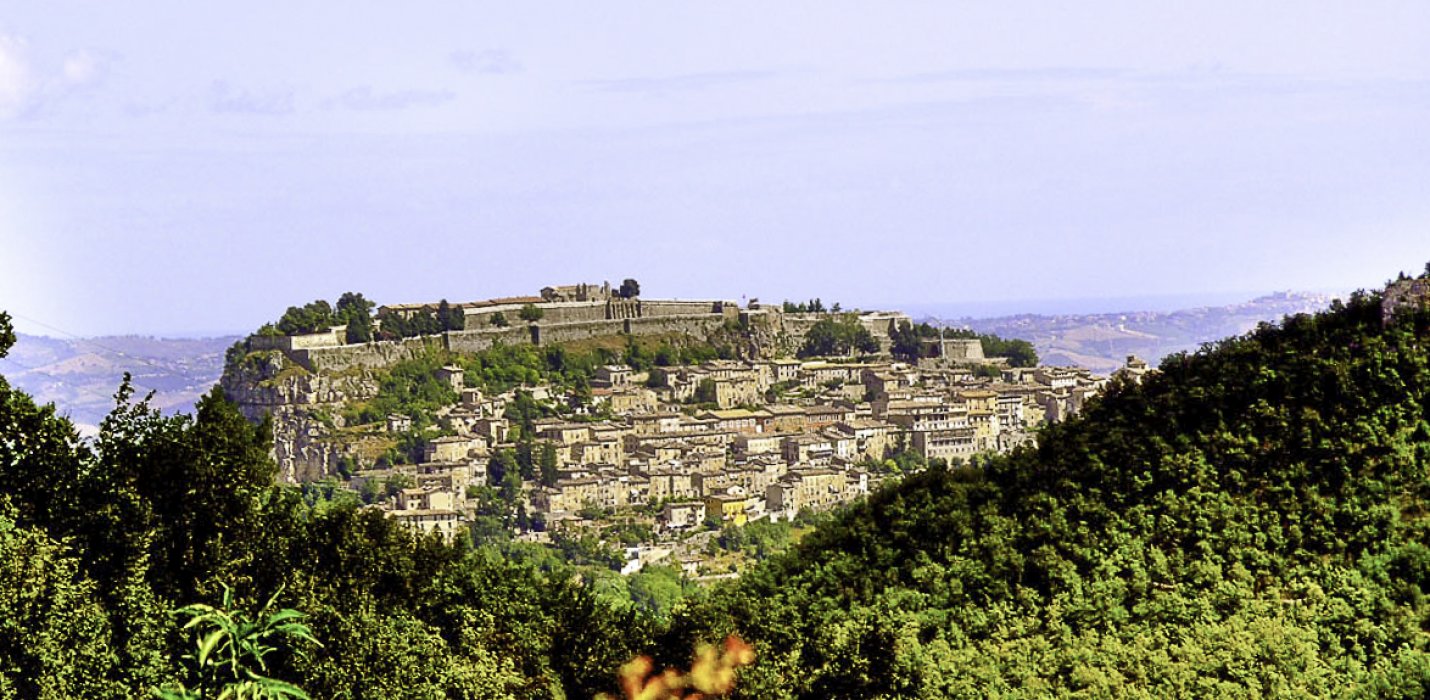 CIVITELLA DEL TRONTO E CAMPLI CIVITELLA DEL TRONTO E CAMPLI