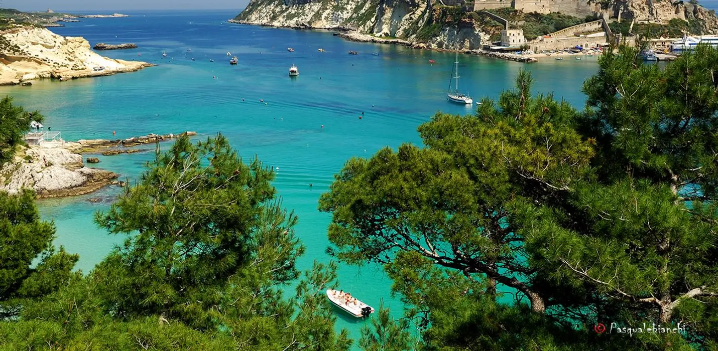 LE ISOLE TREMITI, PUNTA  ADERCI E I TRABOCCHI
