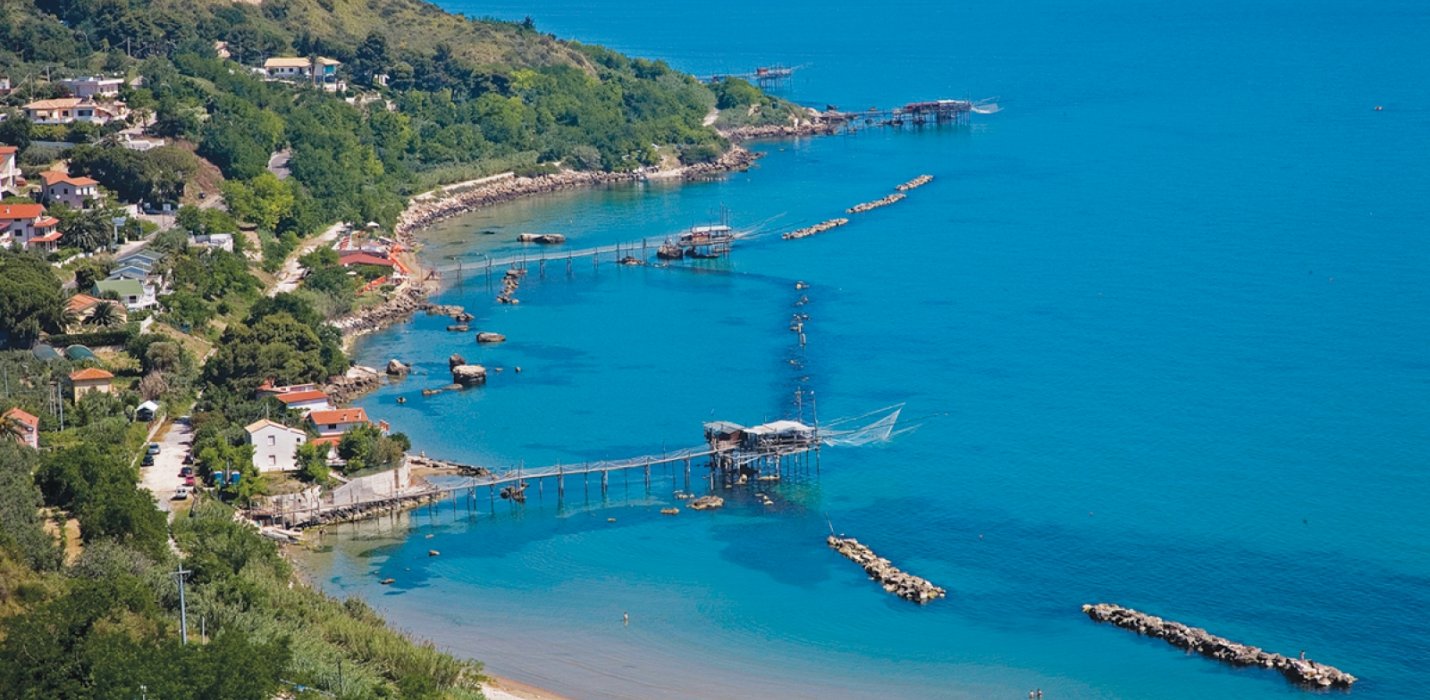 LE ISOLE TREMITI, PUNTA  ADERCI E I TRABOCCHI