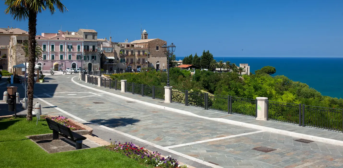 LE ISOLE TREMITI, PUNTA  ADERCI E I TRABOCCHI