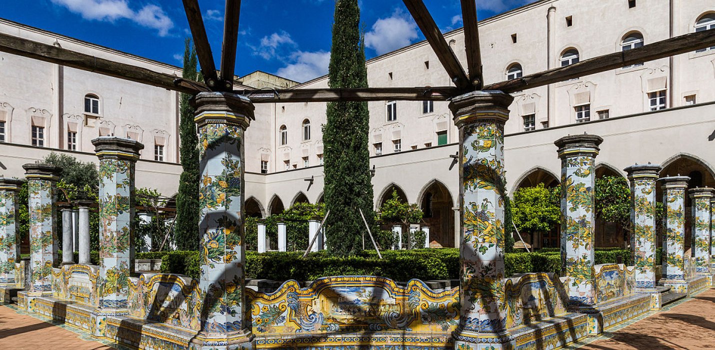 VIAGGIO NELLA NAPOLETANITA' VIAGGIO NELLA NAPOLETANITA'