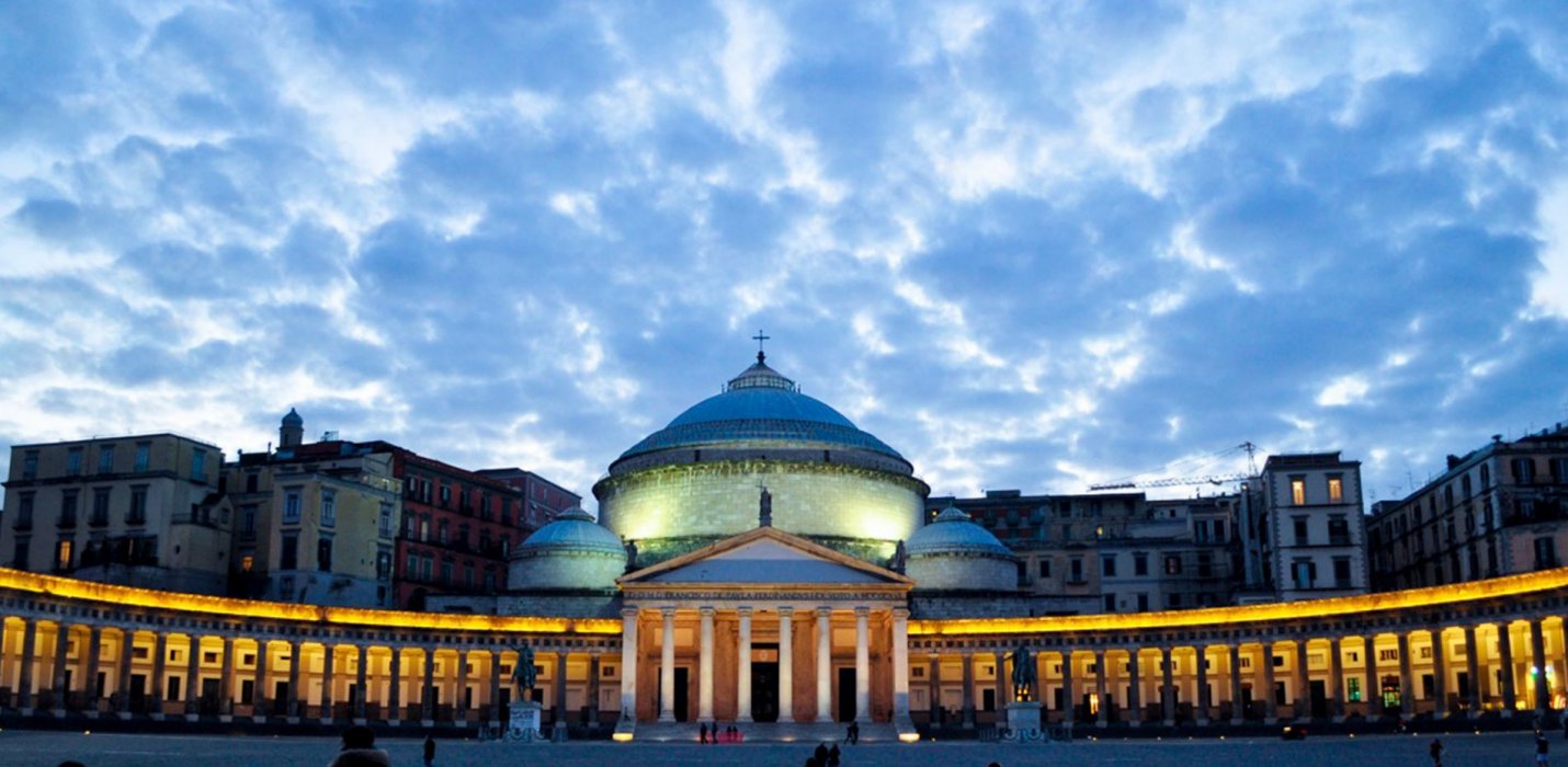 VIAGGIO NELLA NAPOLETANITA' VIAGGIO NELLA NAPOLETANITA'