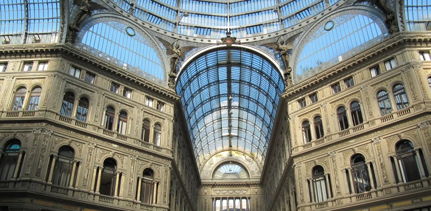 VIAGGIO NELLA NAPOLETANITA'