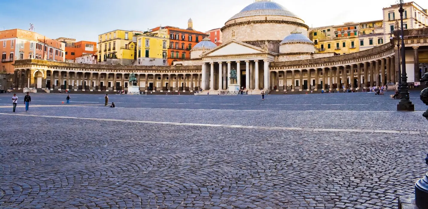VIAGGIO NELLA NAPOLETANITA'
