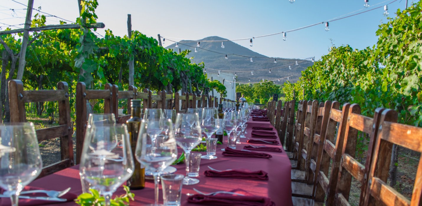 POMPEI, NAPOLI, ERCOLANO E IL VESUVIO POMPEI, NAPOLI, ERCOLANO E IL VESUVIO