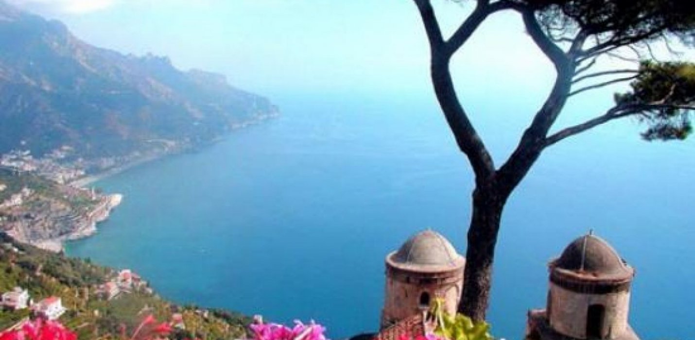 AMALFI, SALERNO E PAESTUM AMALFI, SALERNO E PAESTUM