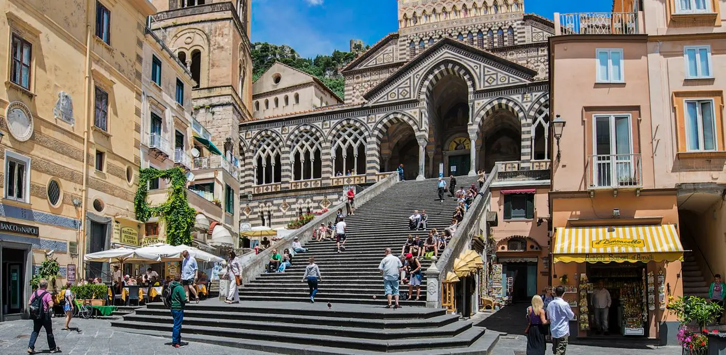 AMALFI, BENEVENTO E SALERNO
