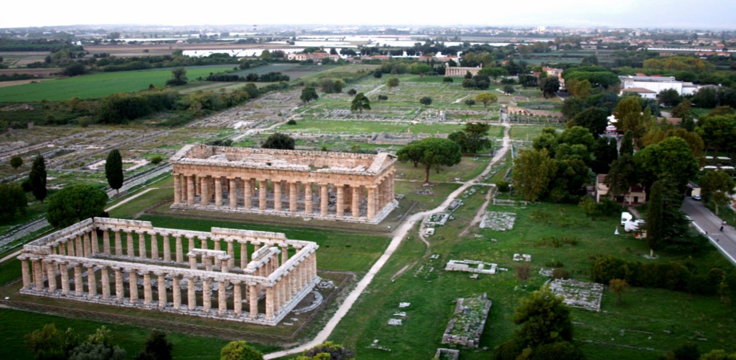 AMALFI, SALERNO E PAESTUM AMALFI, SALERNO E PAESTUM