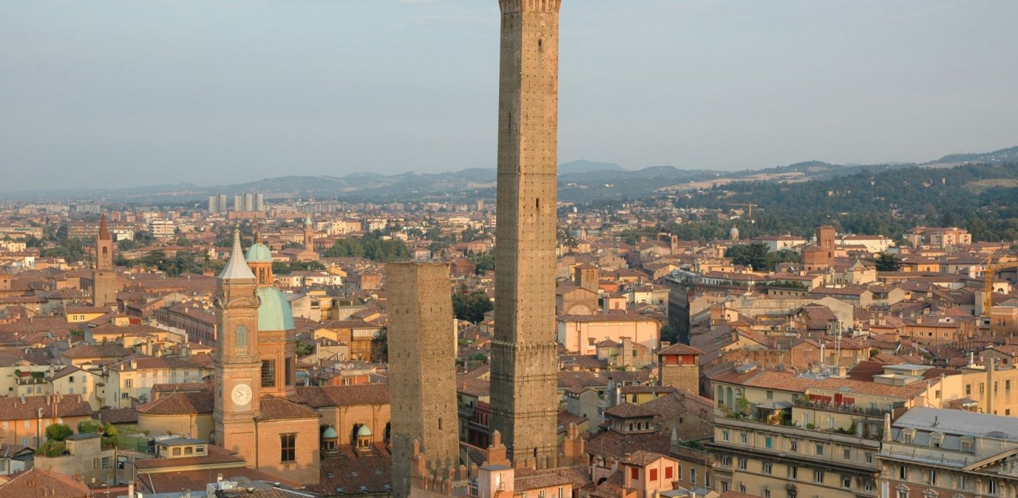 BOLOGNA, LA CITTA' DEI PORTICI