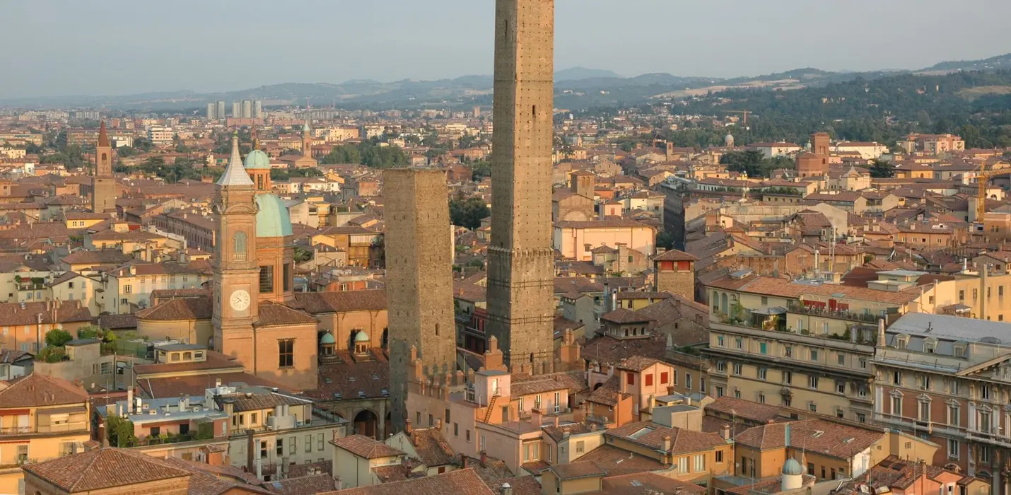 BOLOGNA, LA CITTA' DEI PORTICI