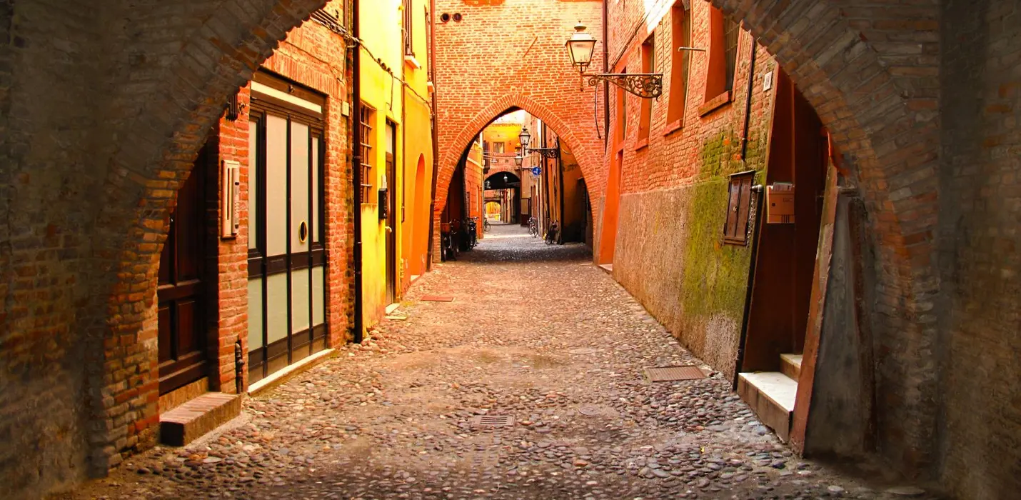 FERRARA, L'ABBAZIA DI POMPOSA E PALAZZO SCHIFANOIA