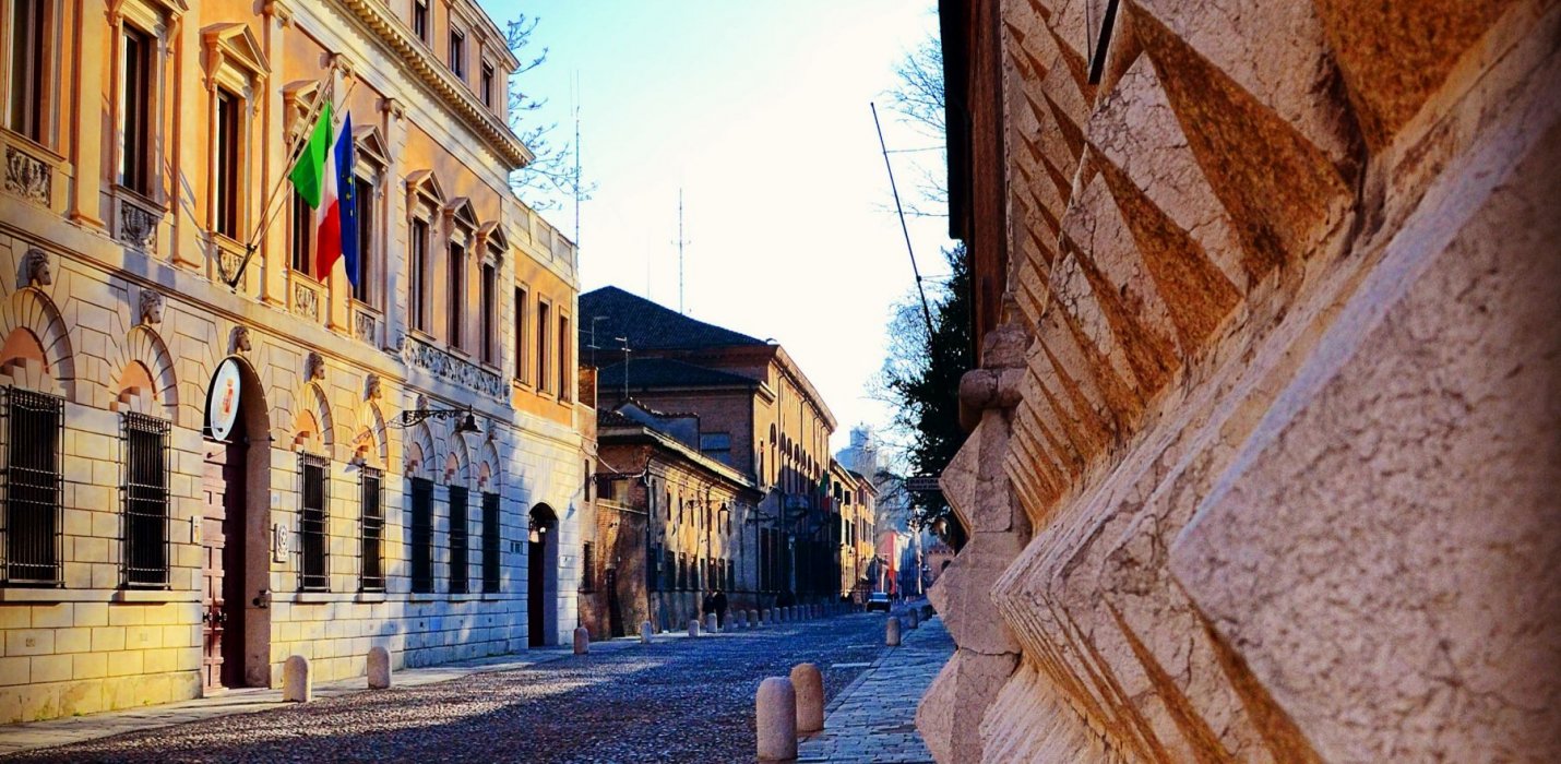 FERRARA, L'ABBAZIA DI POMPOSA E PALAZZO SCHIFANOIA