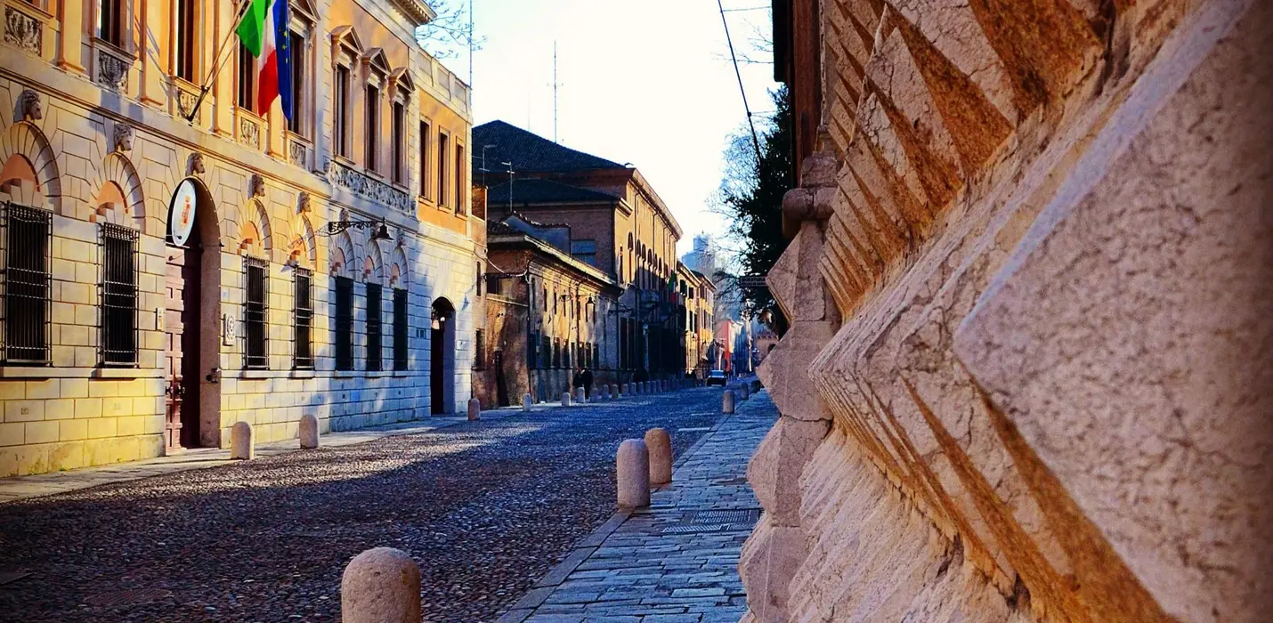 FERRARA, L'ABBAZIA DI POMPOSA E PALAZZO SCHIFANOIA