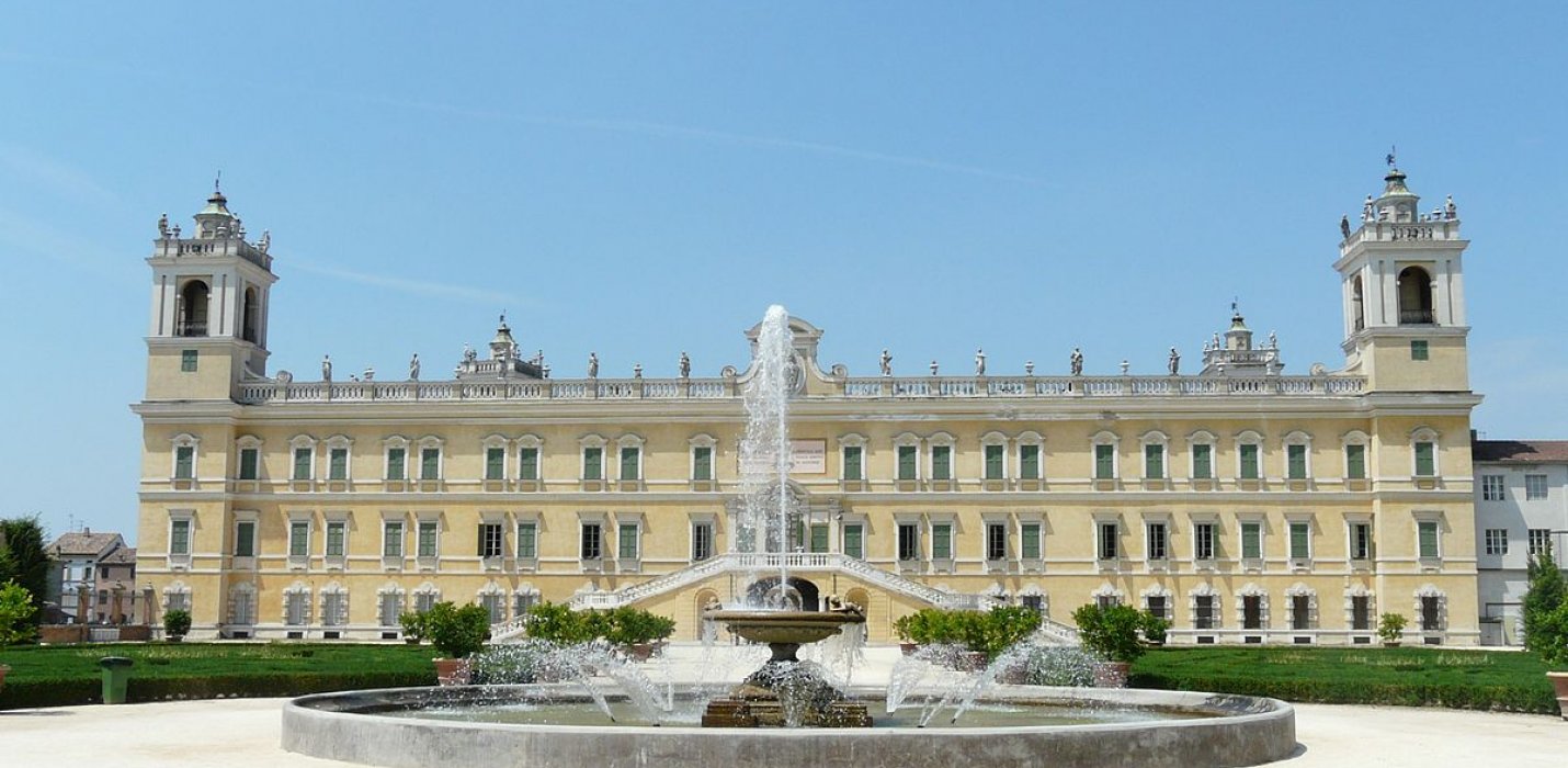 FIORI DI LOTO E REGGIA DI COLORNO FIORI DI LOTO E REGGIA DI COLORNO