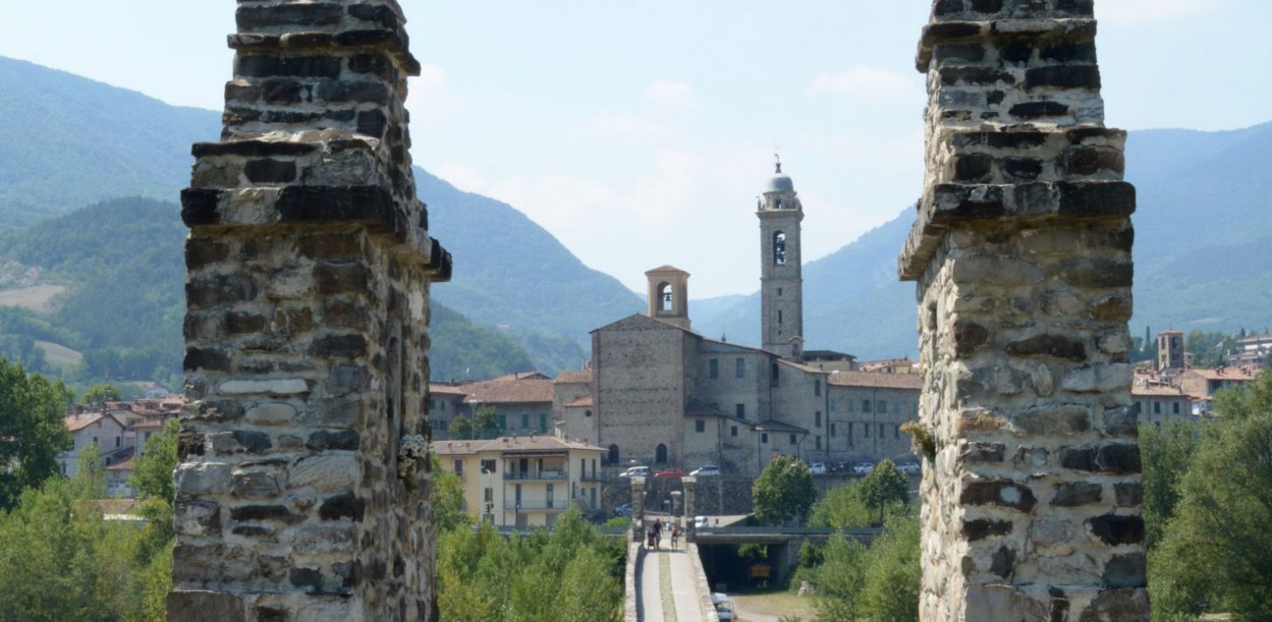 BOBBIO E GRAZZANO VISCONTI BOBBIO E GRAZZANO VISCONTI