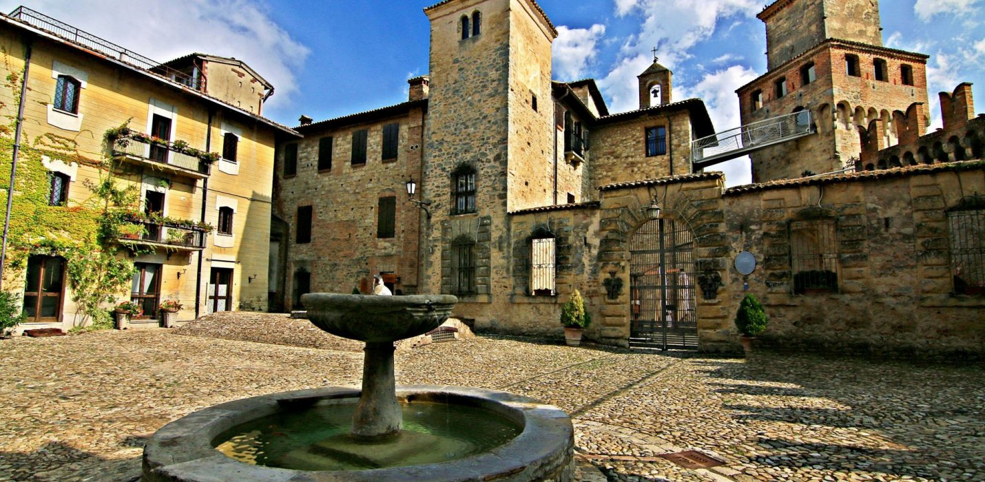 CASTELL'ARQUATO E VIGOLENO CASTELL'ARQUATO E VIGOLENO