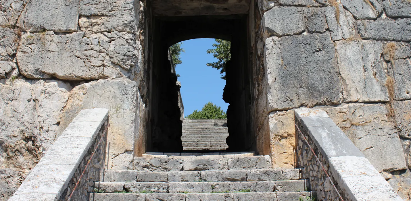 CIOCIARIA  AUTENTICA, DA ANAGNI AD ALATRI