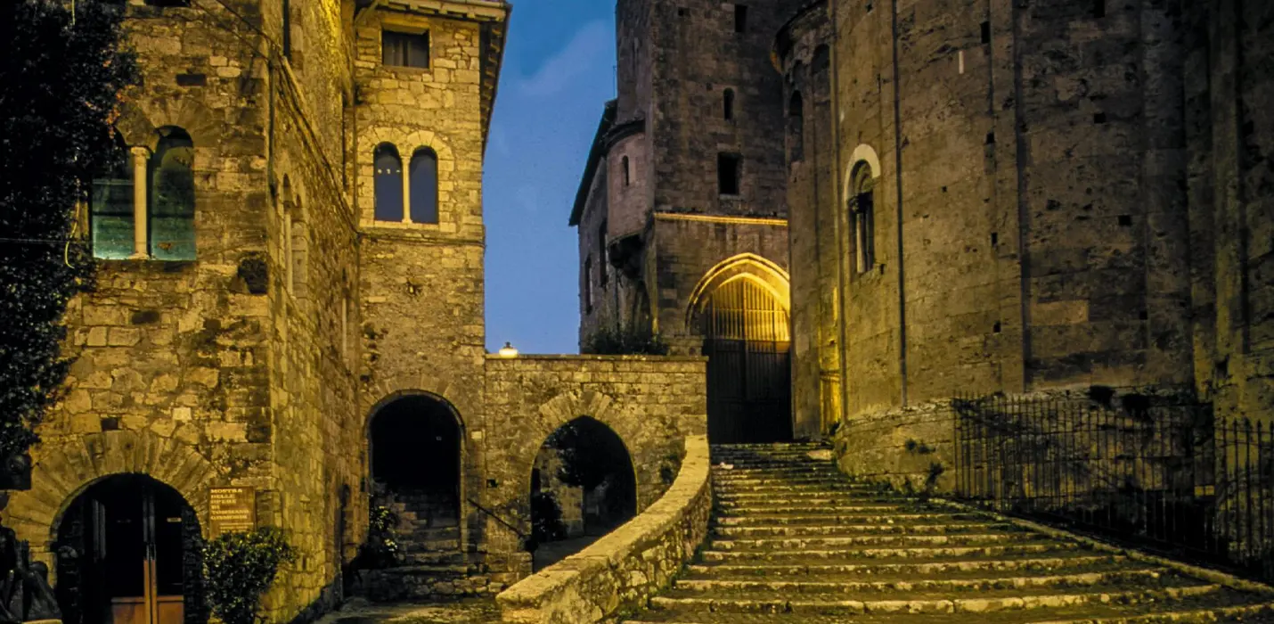 CIOCIARIA  AUTENTICA, DA ANAGNI AD ALATRI
