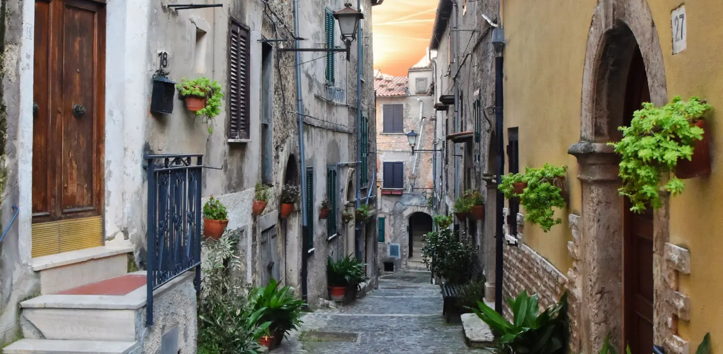 CIOCIARIA  AUTENTICA, DA ANAGNI AD ALATRI