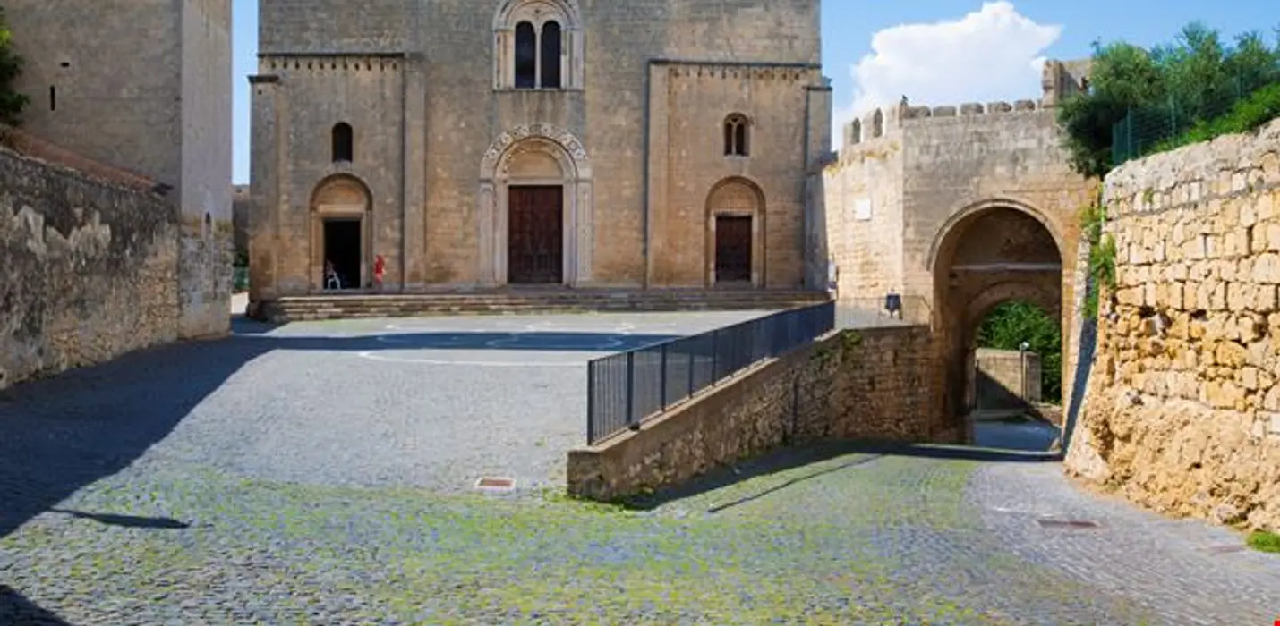 TARQUINIA, SUTRI E CALCATA VECCHIA