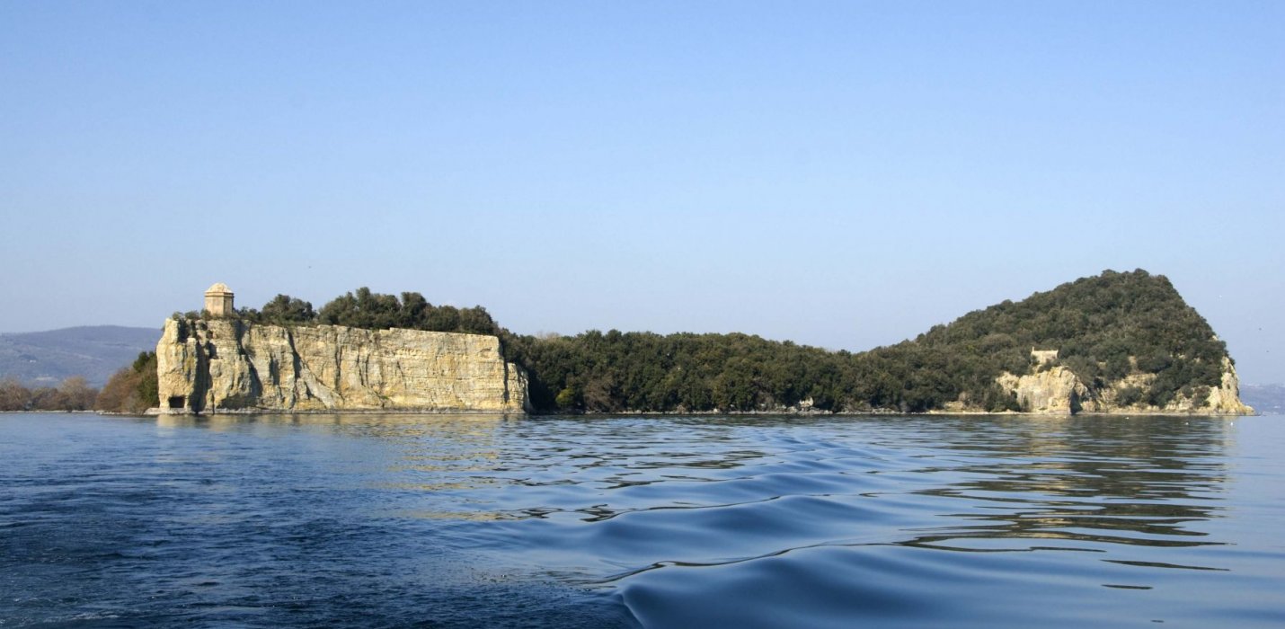BOLSENA: L'INFIORATA E IL LAGO