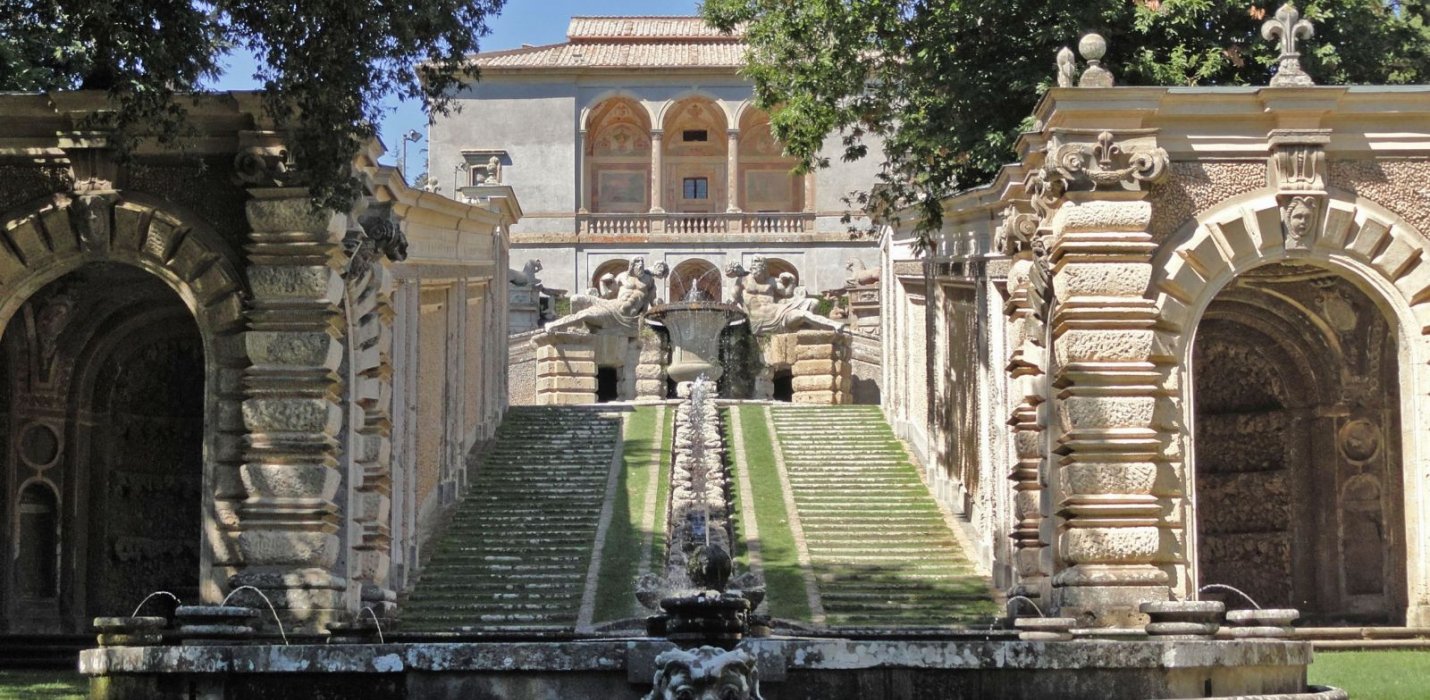 PALAZZI E GIARDINI DELLA TUSCIA PALAZZI E GIARDINI DELLA TUSCIA