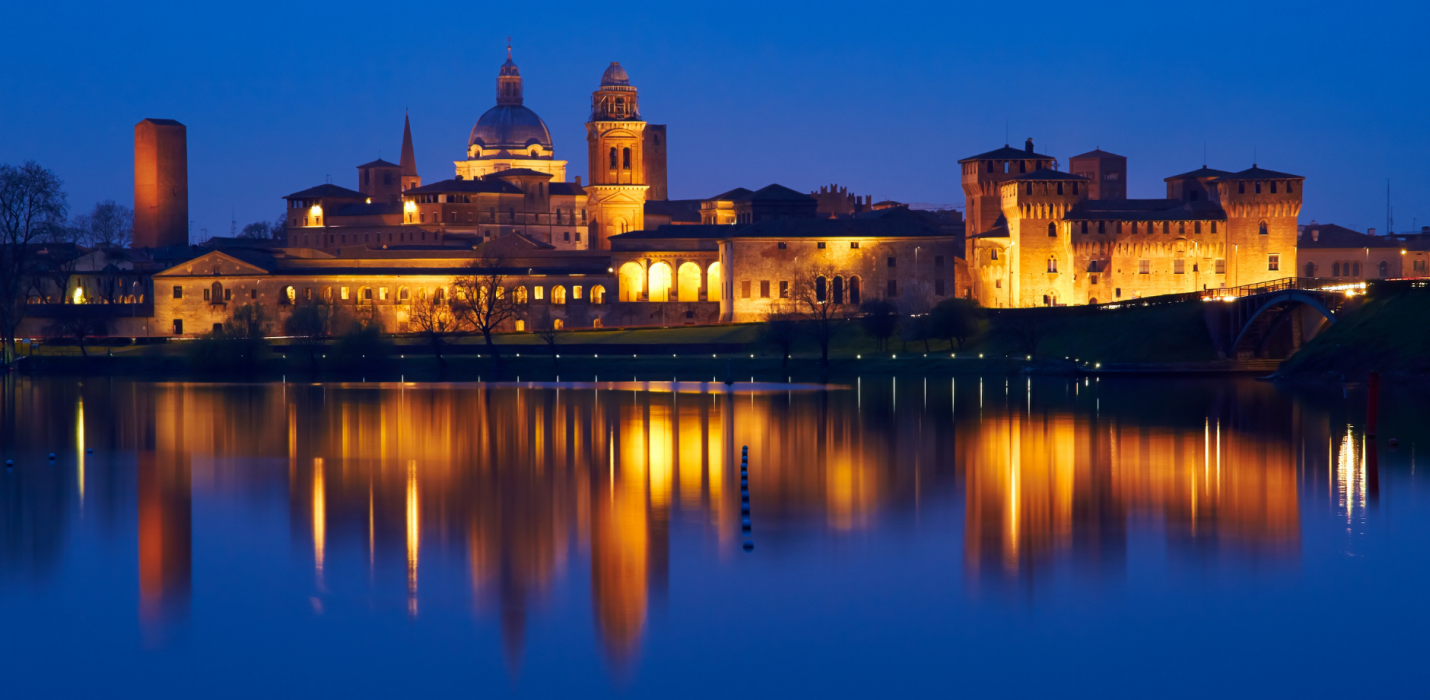 MANTOVA AL TRAMONTO TRA LAGHI E NINFEE