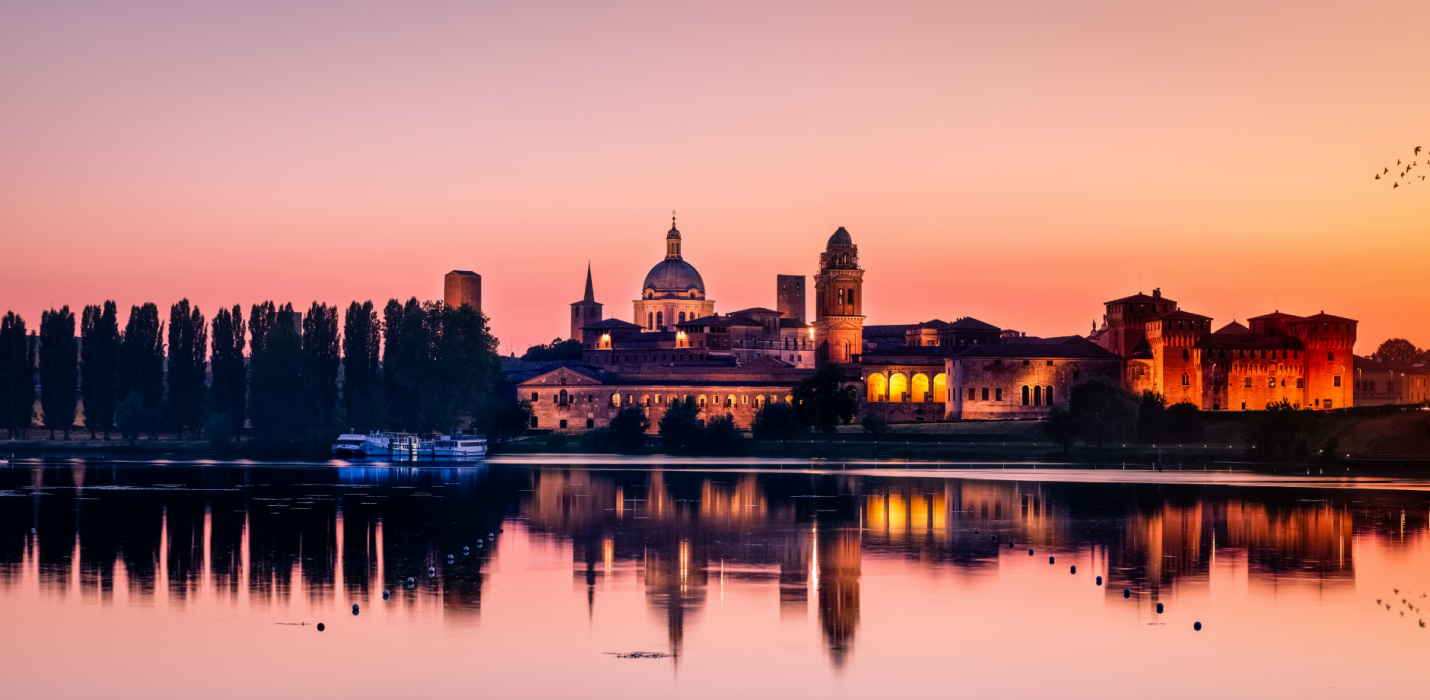 MANTOVA AL TRAMONTO TRA LAGHI E NINFEE