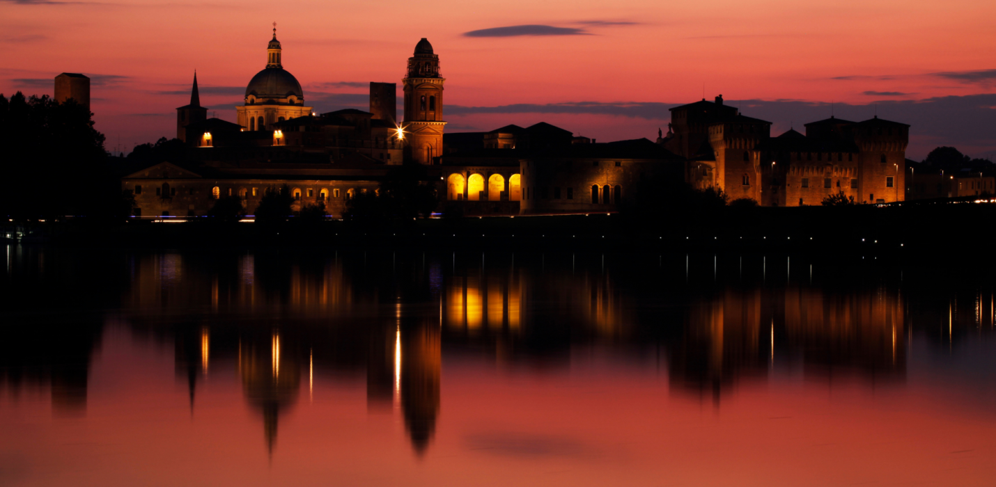 MANTOVA AL TRAMONTO TRA LAGHI E NINFEE