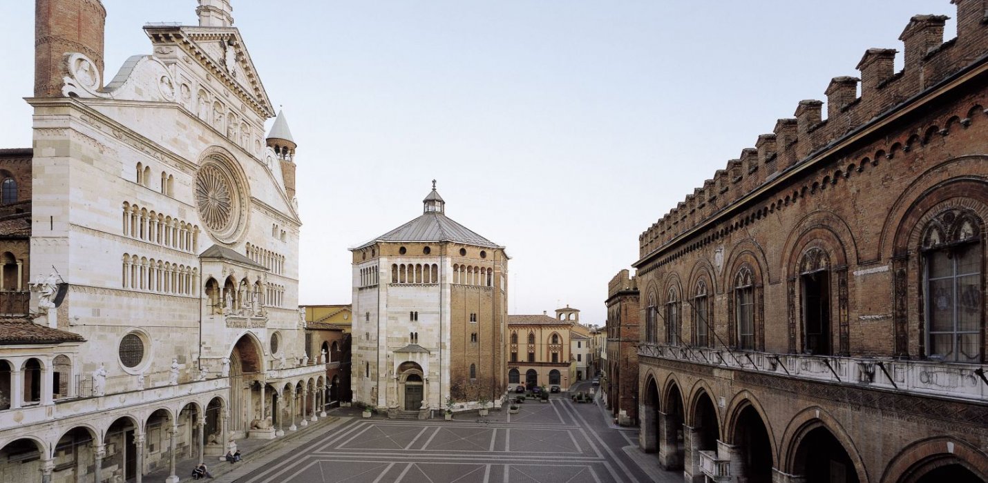 CREMONA E LA FESTA DEL TORRONE CREMONA E LA FESTA DEL TORRONE