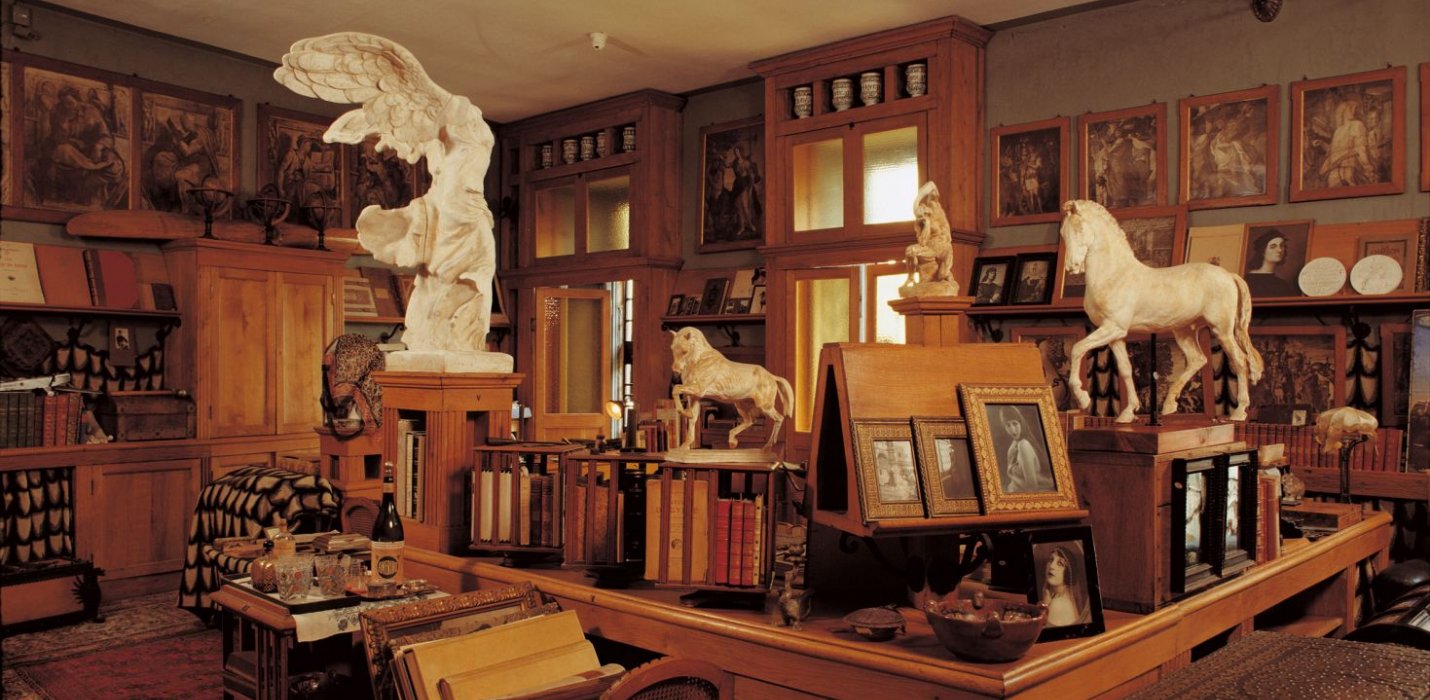 VITTORIALE, SIRMIONE E LAGO DI GARDA VITTORIALE, SIRMIONE E LAGO DI GARDA