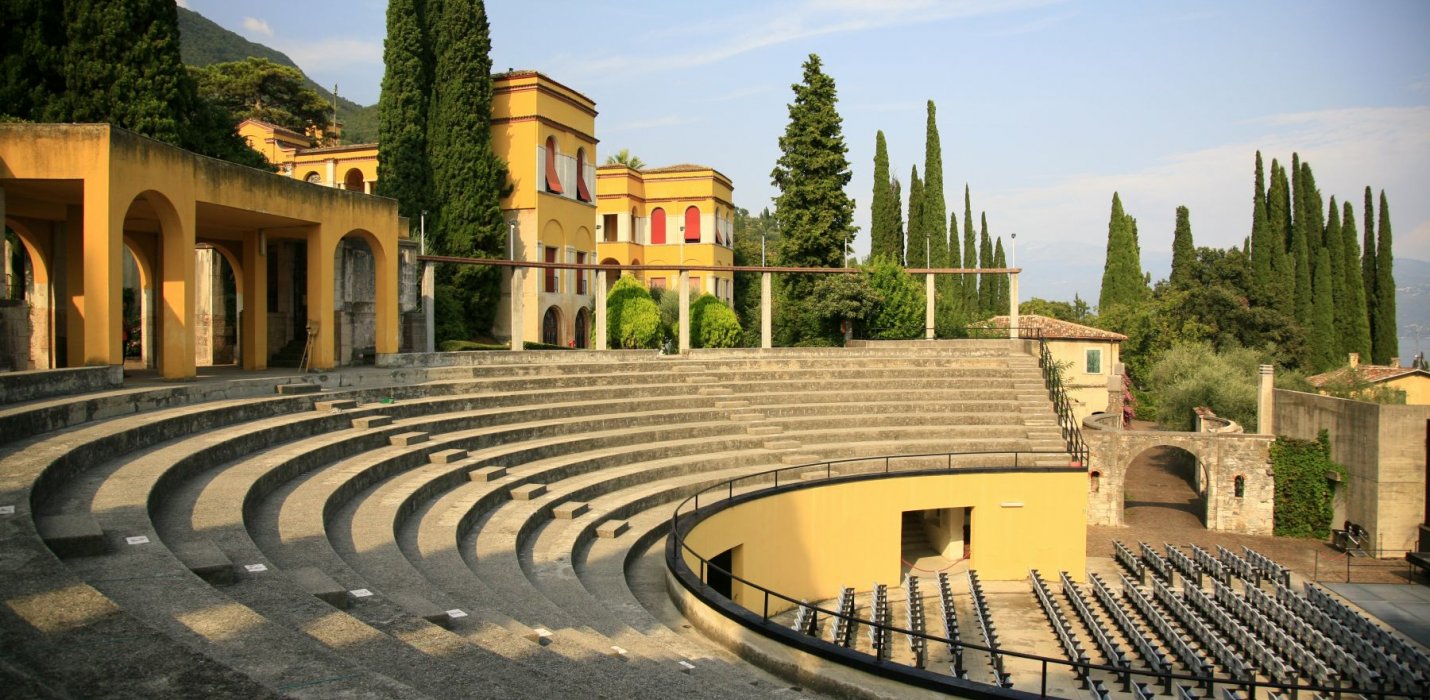 VITTORIALE, SIRMIONE E LAGO DI GARDA VITTORIALE, SIRMIONE E LAGO DI GARDA