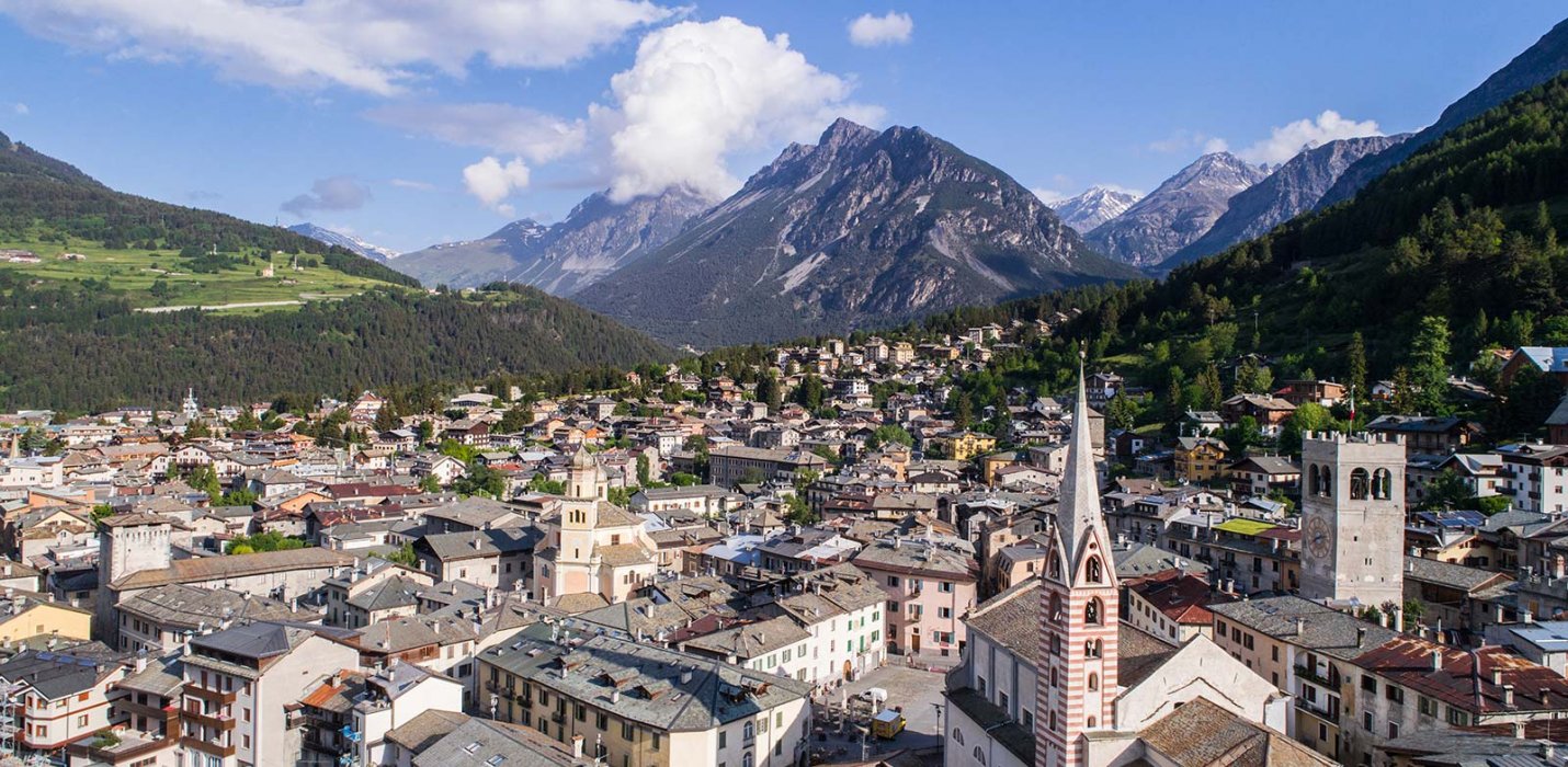 IL BERNINA E LA VALTELLINA IL BERNINA E LA VALTELLINA