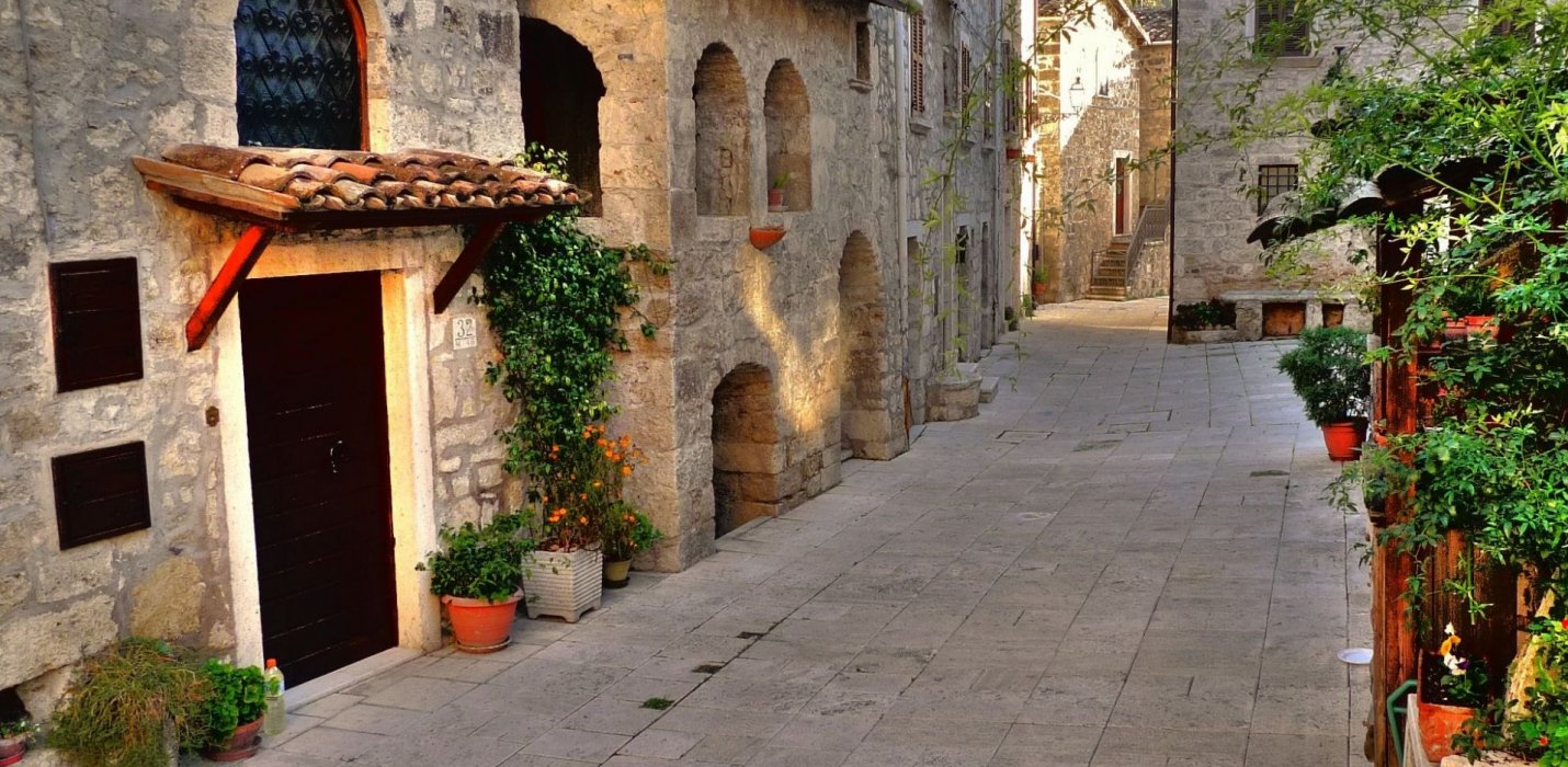 ASCOLI PICENO E CASTEL TROSINO ASCOLI PICENO E CASTEL TROSINO