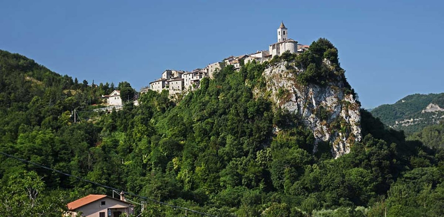 ASCOLI PICENO E CASTEL TROSINO ASCOLI PICENO E CASTEL TROSINO