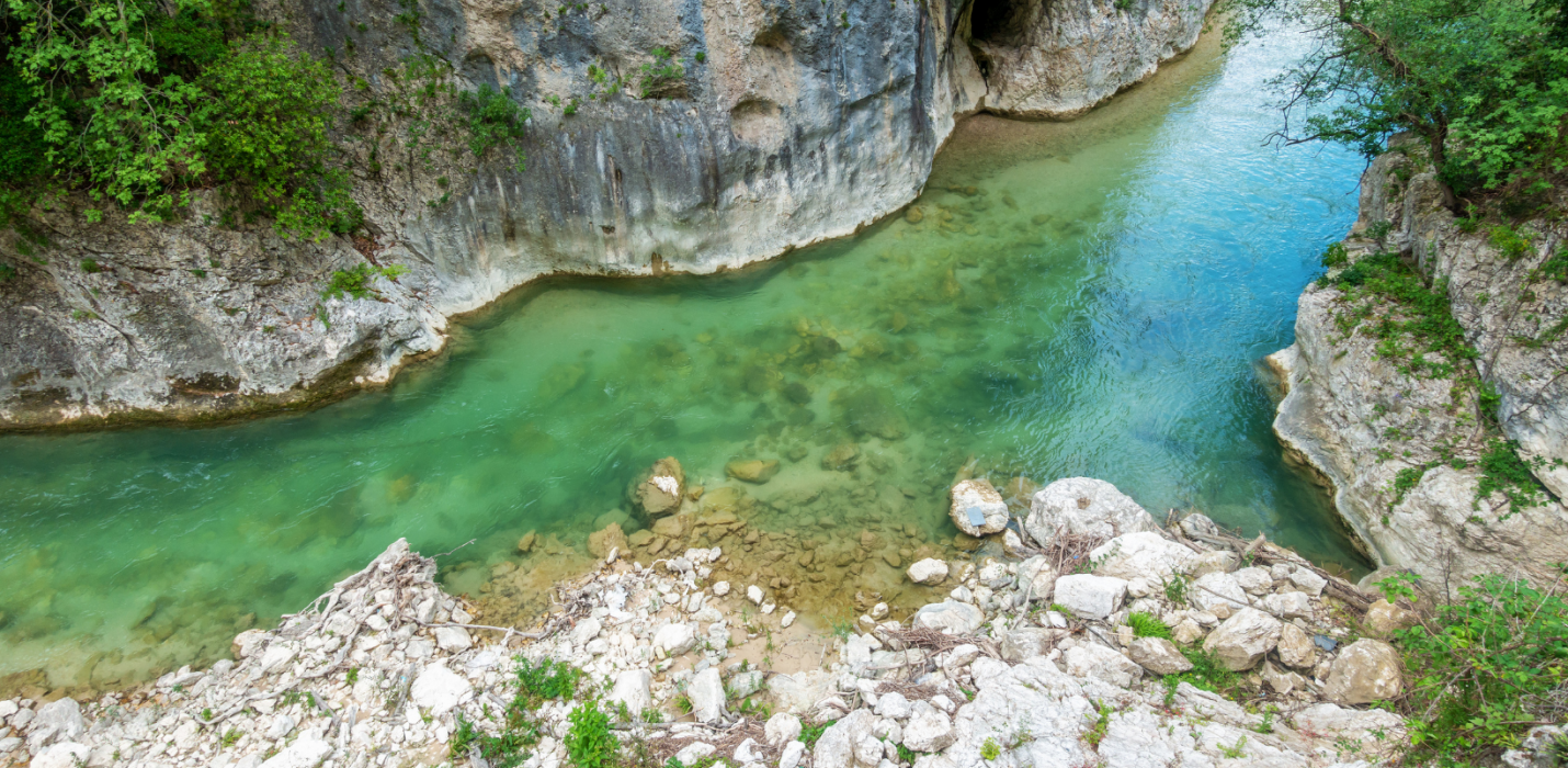 GROTTE DI FRASASSI, TEMPIO DI VALADIER E GENGA GROTTE DI FRASASSI, TEMPIO DI VALADIER E GENGA