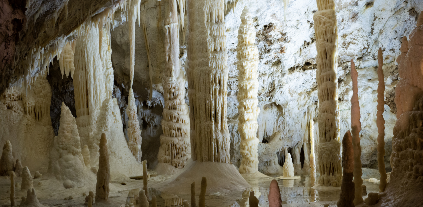 GROTTE DI FRASASSI, TEMPIO DI VALADIER E GENGA GROTTE DI FRASASSI, TEMPIO DI VALADIER E GENGA