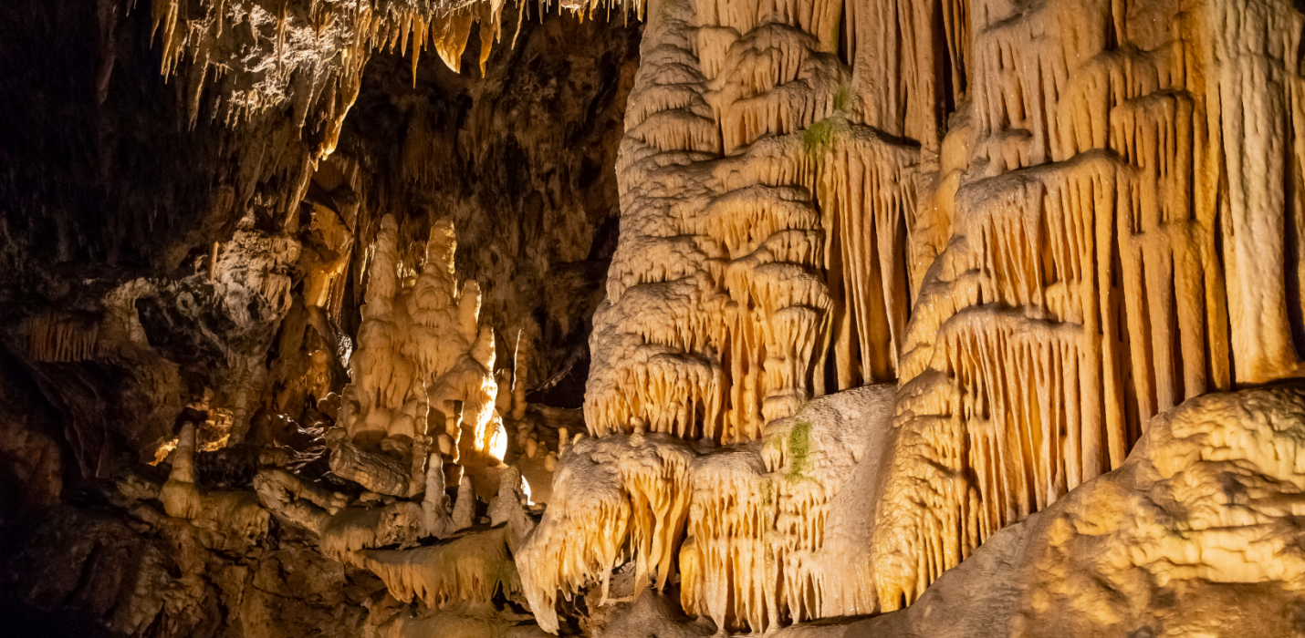 GROTTE DI FRASASSI, TEMPIO DI VALADIER E GENGA GROTTE DI FRASASSI, TEMPIO DI VALADIER E GENGA