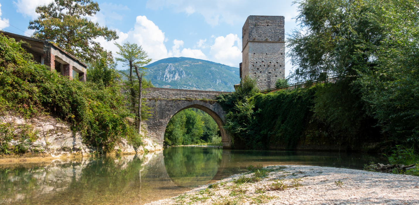 GROTTE DI FRASASSI, TEMPIO DI VALADIER E GENGA GROTTE DI FRASASSI, TEMPIO DI VALADIER E GENGA