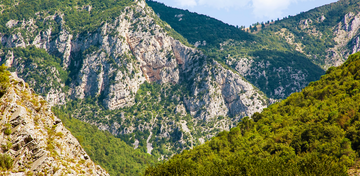 GROTTE DI FRASASSI, TEMPIO DI VALADIER E GENGA GROTTE DI FRASASSI, TEMPIO DI VALADIER E GENGA
