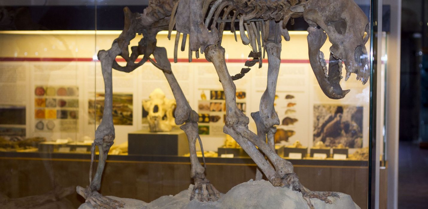 GROTTE DI FRASASSI, TEMPIO DI VALADIER E GENGA GROTTE DI FRASASSI, TEMPIO DI VALADIER E GENGA