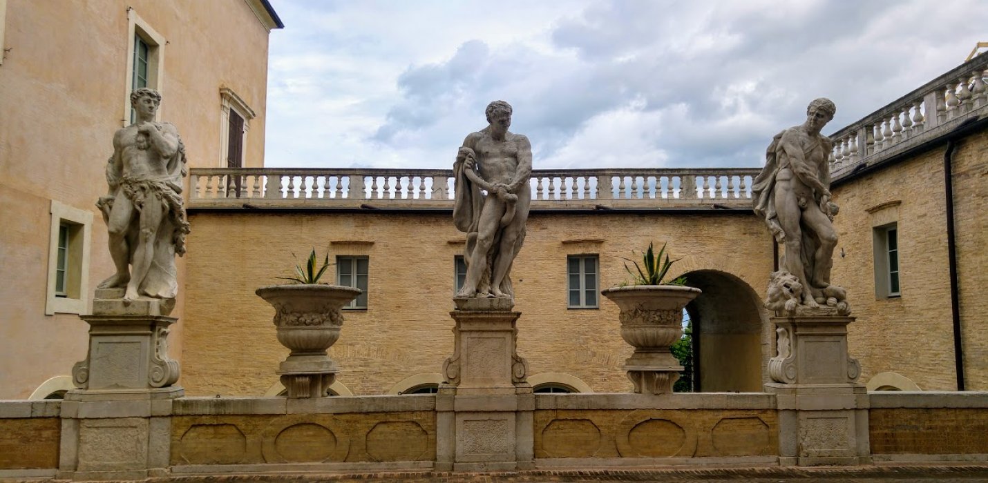 MACERATA: LA TRAVIATA ALLO SFERISTERIO