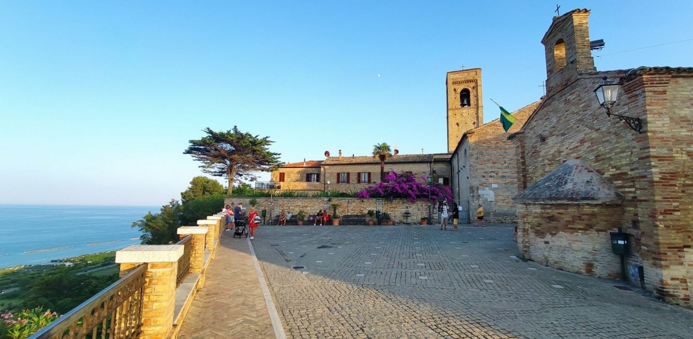 TORRE DI PALME E RIPATRANSONE TORRE DI PALME E RIPATRANSONE