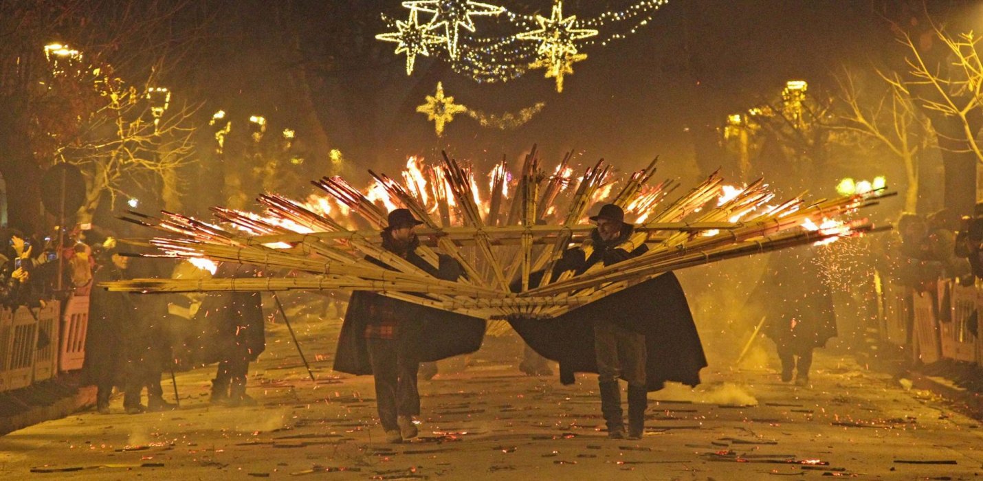 LA 'NDOCCIATA  D'AGNONE, ISERNIA, PIETRABBONDANTE E CASTELPETROSO LA 'NDOCCIATA  D'AGNONE, ISERNIA, PIETRABBONDANTE E CASTELPETROSO