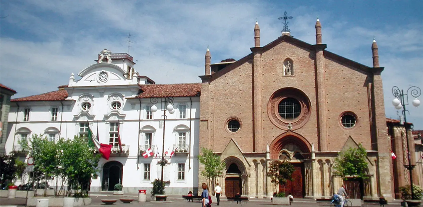 PIEMONTE TRA CANTINE E CASTELLI